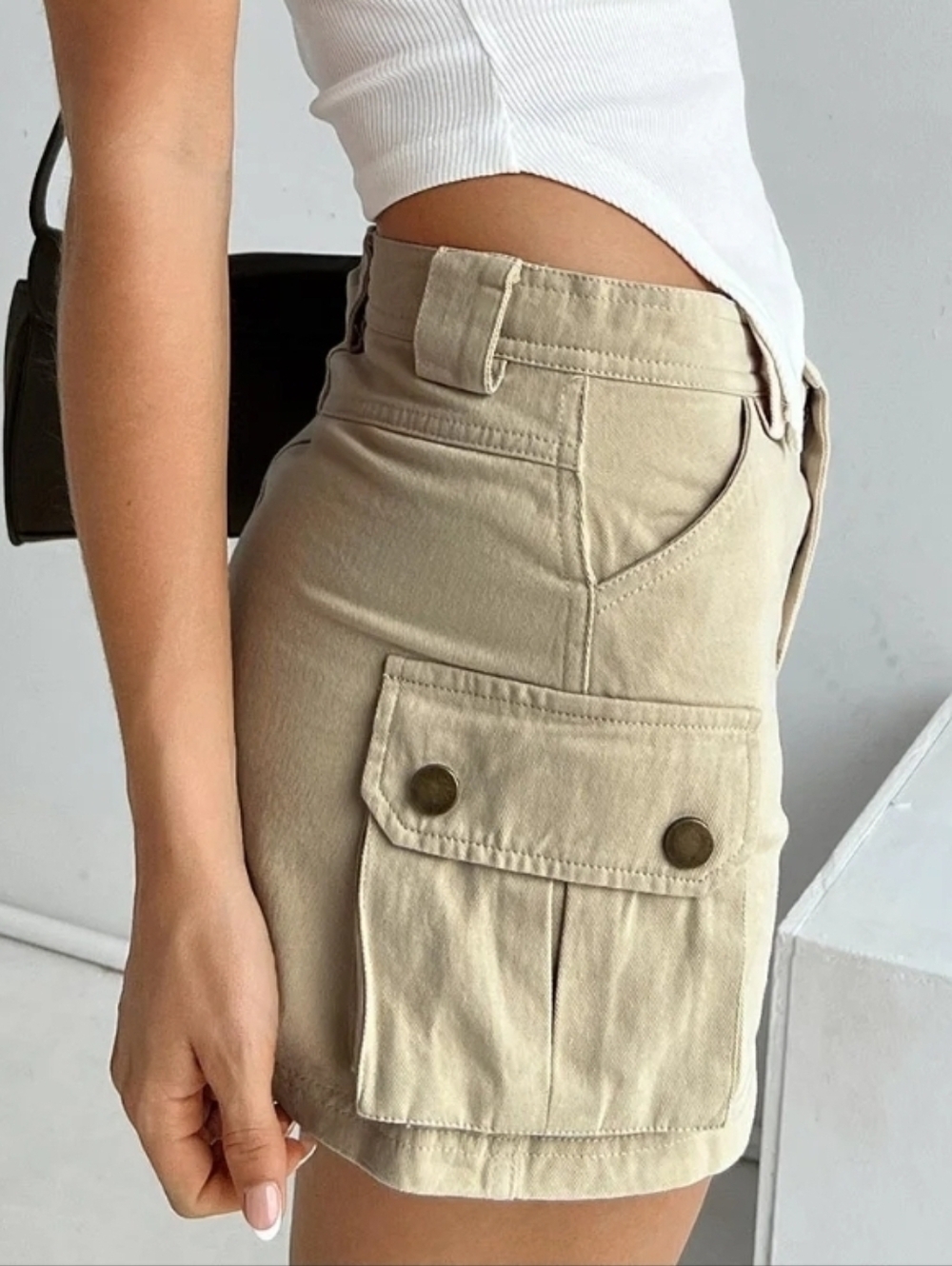 Princess Polly Lydie Cargo Mini Skirt in beige Size 4 New Small Nwt - Picture 2 of 9